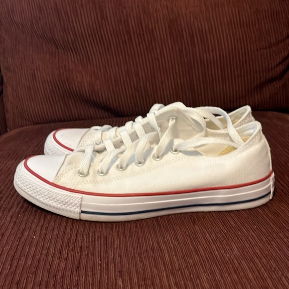 White converse low top - Picture 3 of 6